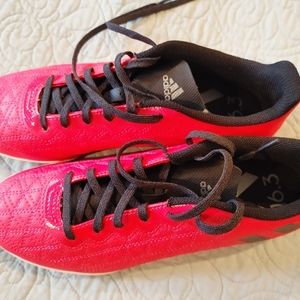 COPY - Cranberry and black men's soccer shoes 7.5